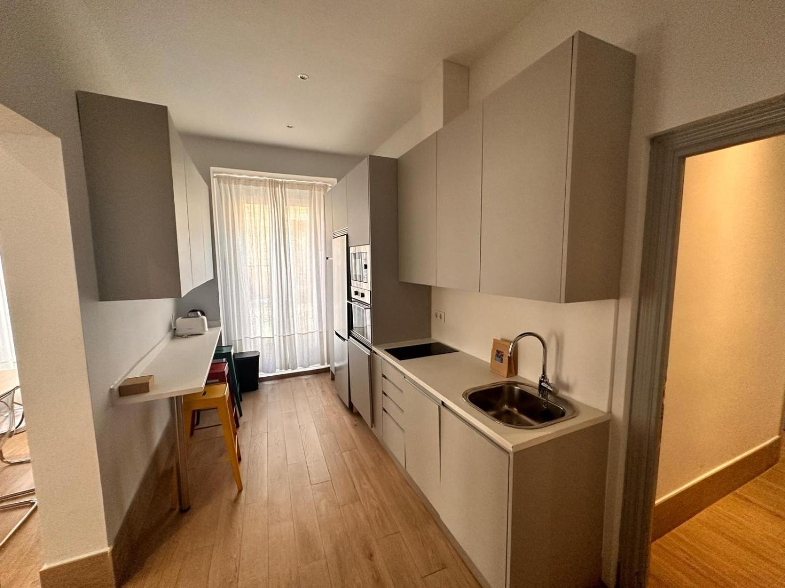 Amazing 3Bd 3Bth With 9 Balconies By Madrid4You Apartments Exterior foto