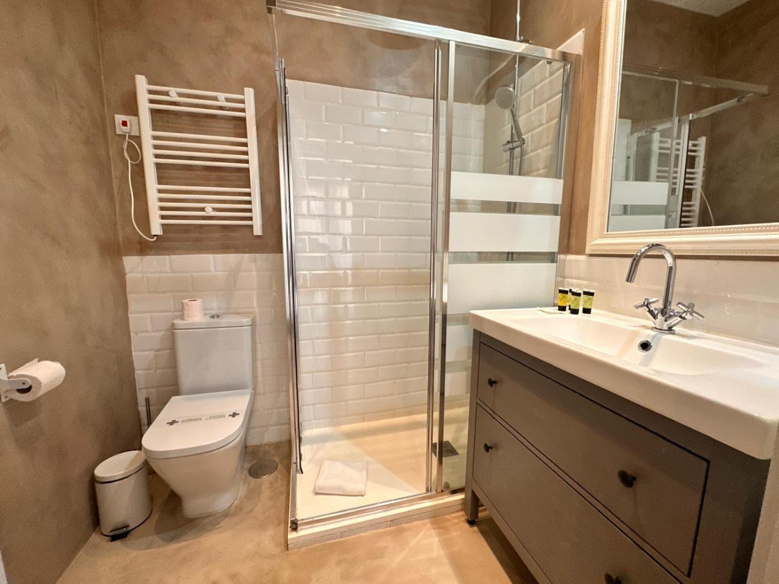 Amazing 3Bd 3Bth With 9 Balconies By Madrid4You Apartments Exterior foto